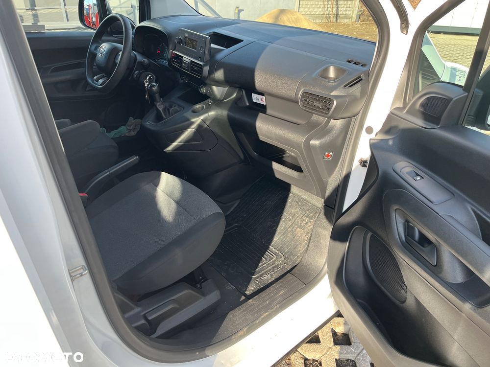 Toyota Proace City - 7