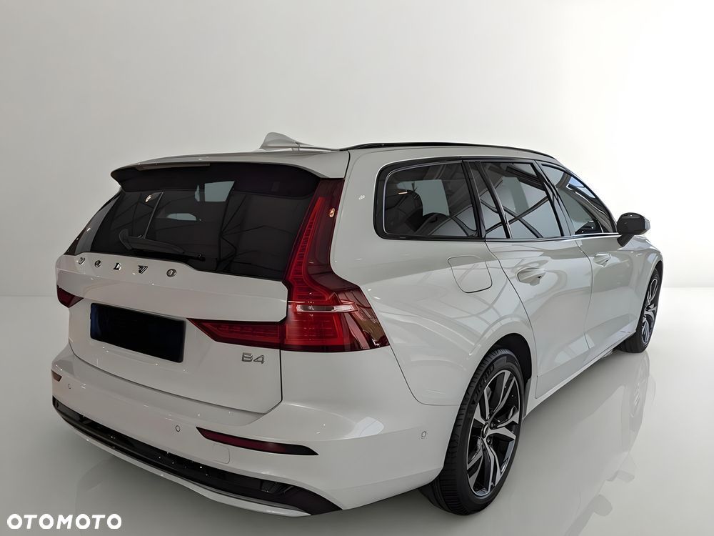 Volvo V60 B4 B Plus Dark - 4