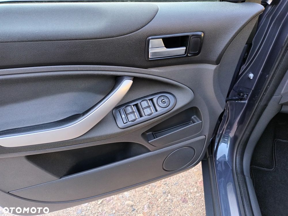 Ford Kuga 2.0 TDCi 2x4 Trend - 16