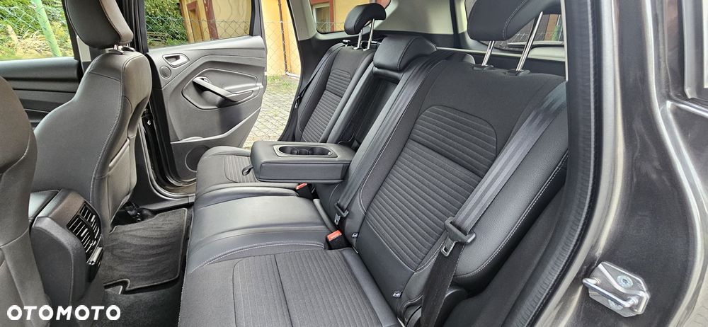 Ford Kuga 1.5 EcoBoost 2x4 Titanium - 16