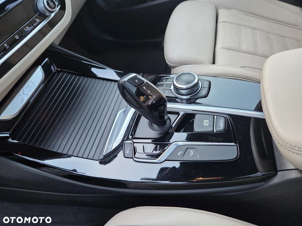 BMW X3 xDrive20i xLine - 9