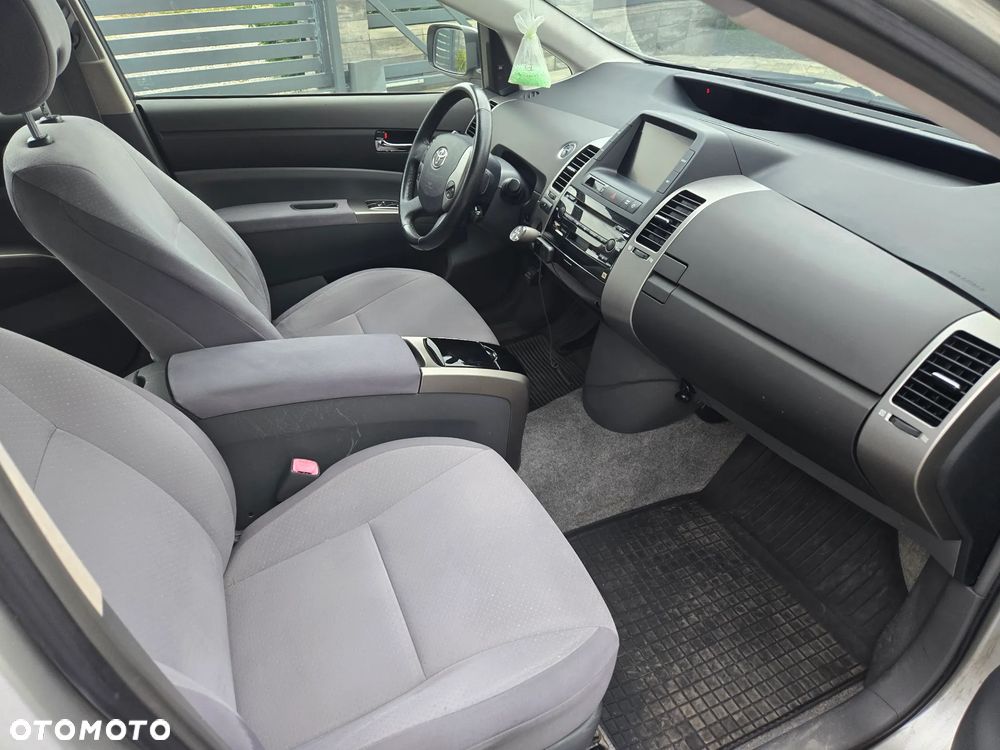 Toyota Prius 1.5 VVT-i Sol - 8