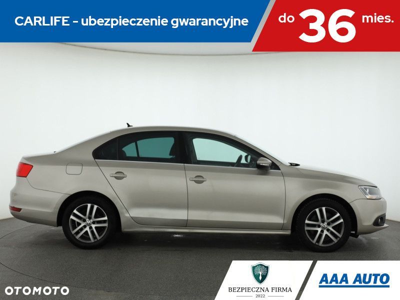 Volkswagen Jetta - 7