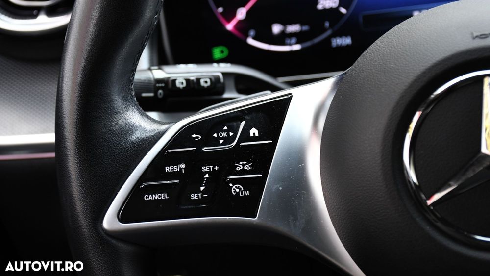 Mercedes-Benz GLC 300 e 4Matic 9G-TRONIC Edition Avantgarde - 22
