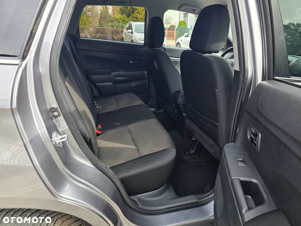 Mitsubishi ASX - 10