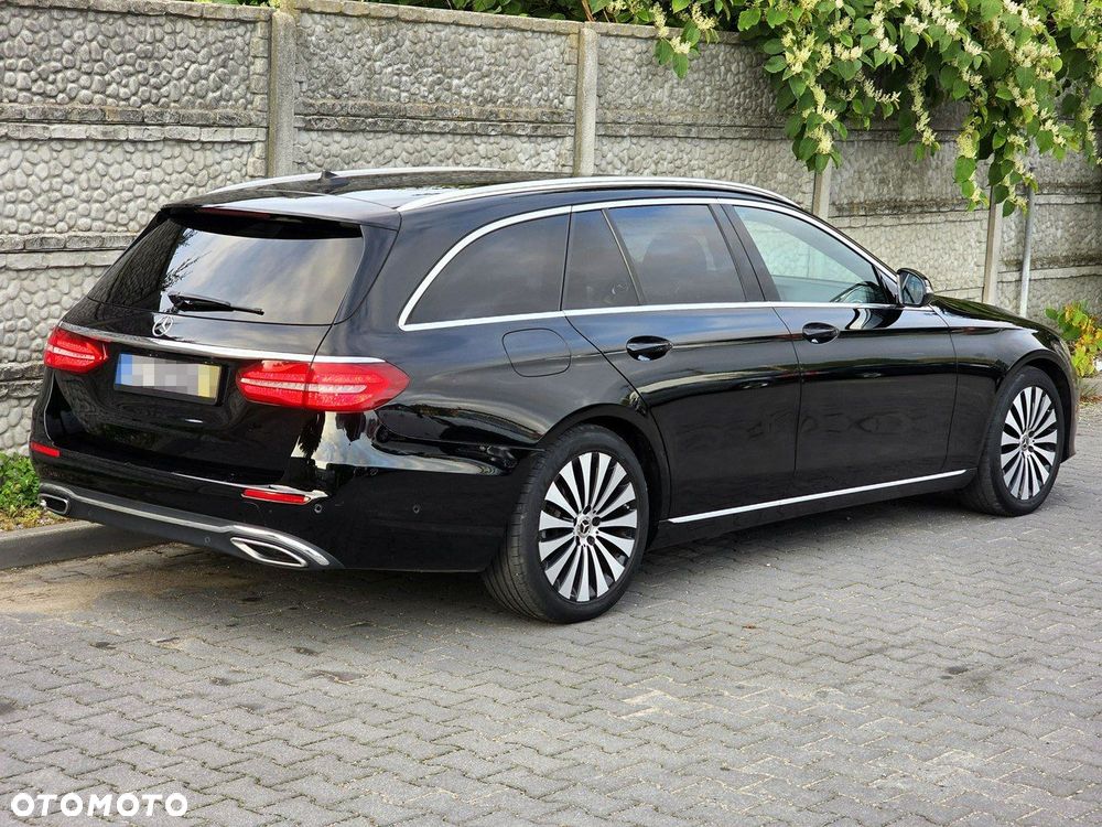 Mercedes-Benz Klasa E 220 d T 9G-TRONIC Avantgarde - 8