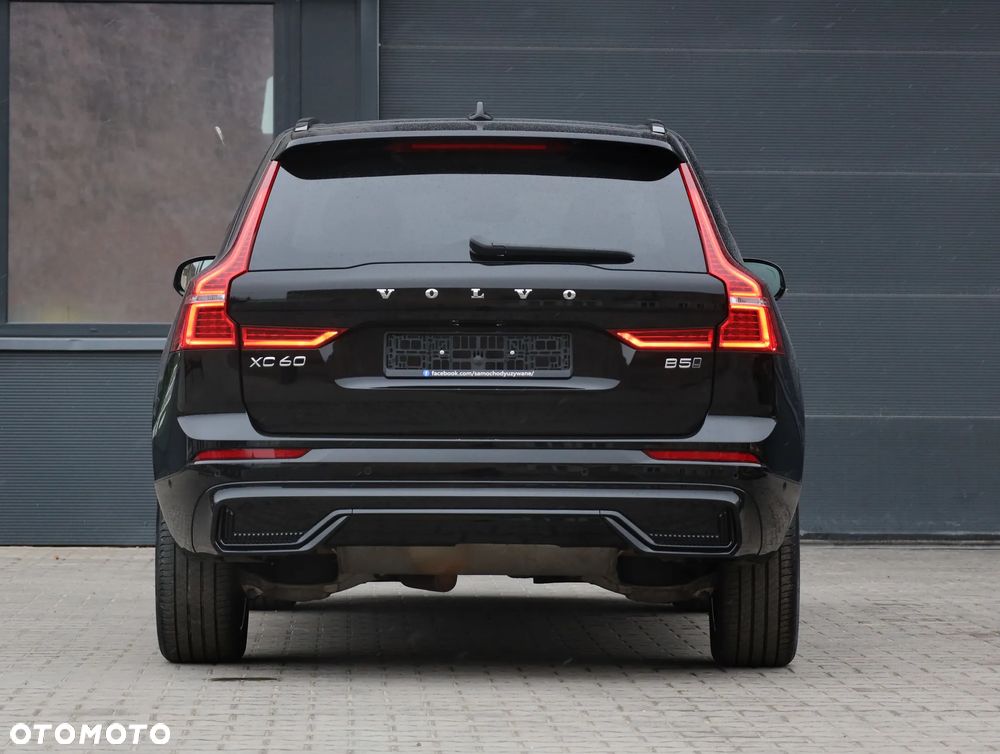 Volvo XC 60 B5 B AWD Ultimate Dark - 40