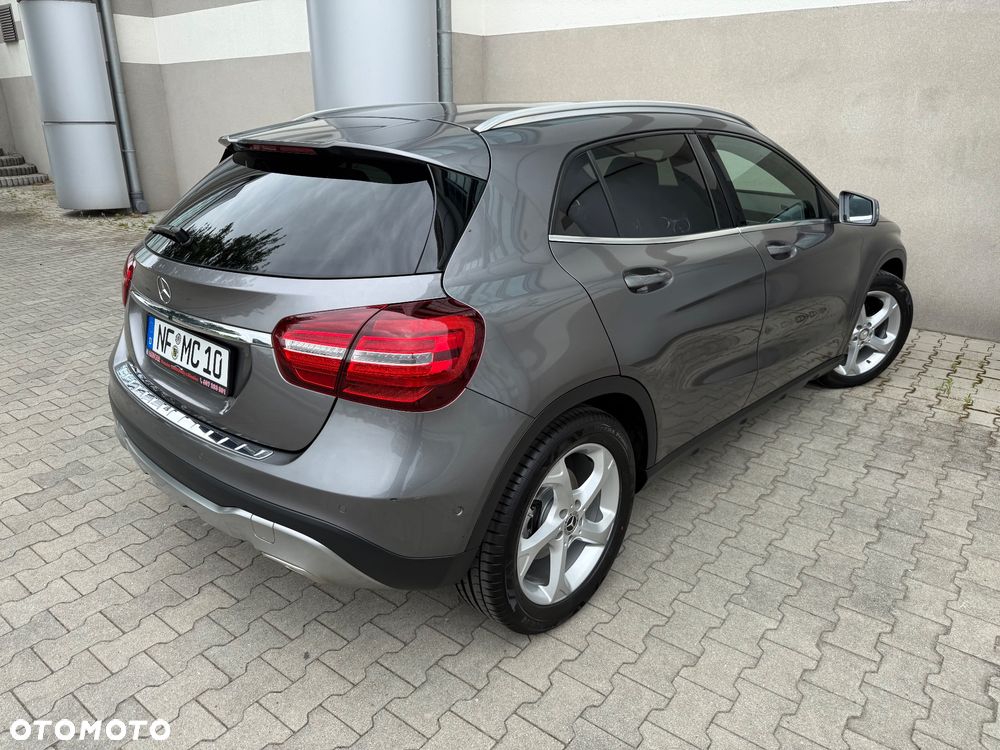 Mercedes-Benz GLA 180 7G-DCT Peak Edition - 4