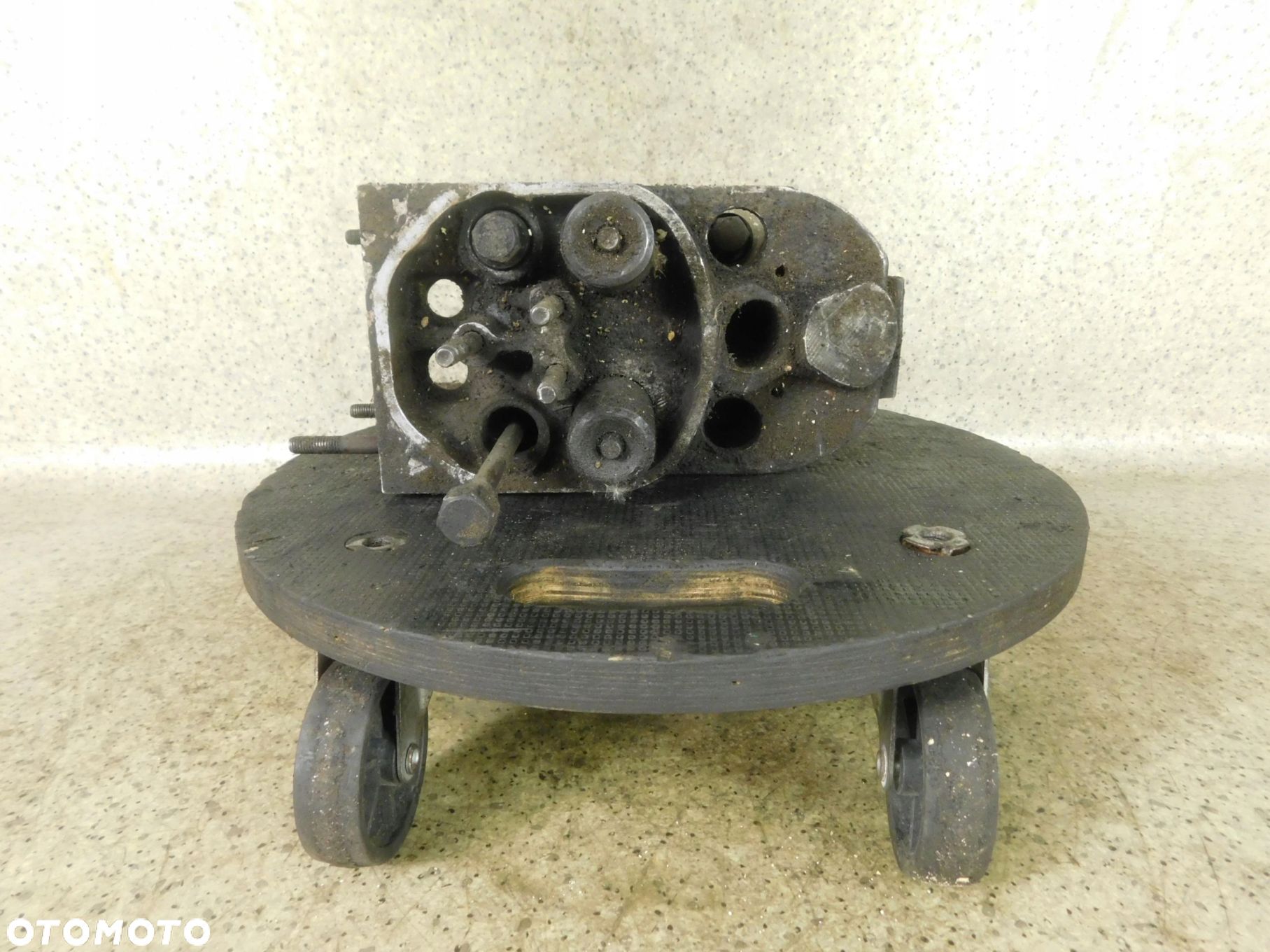 9760Kz Rr350 Głowica Silnika Deutz Linde H30 F4L19 - 1