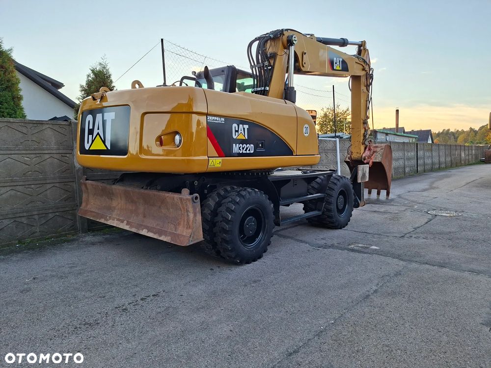 Caterpillar CAT M 322 D - 8