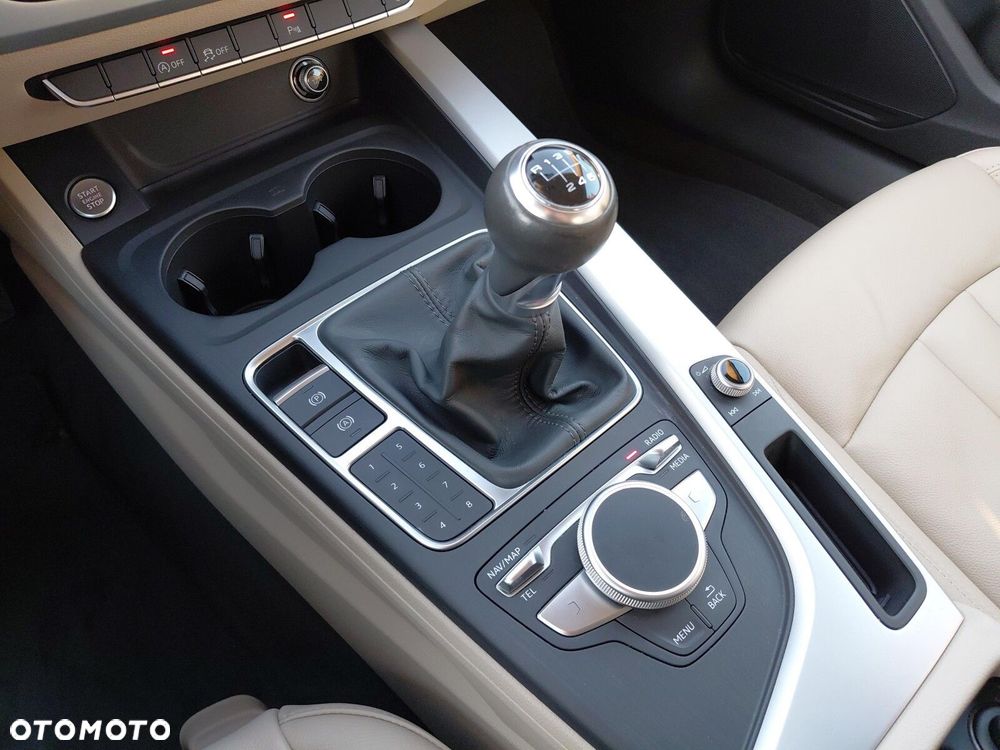 Audi A4 Limousine - 28