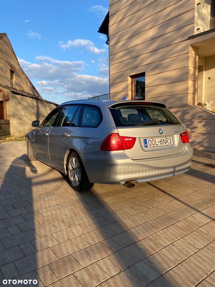 BMW Seria 3 318i - 14