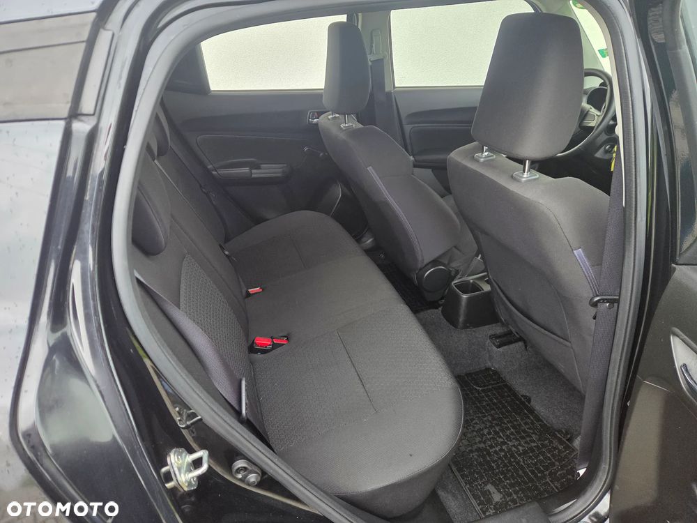 Suzuki Swift - 12