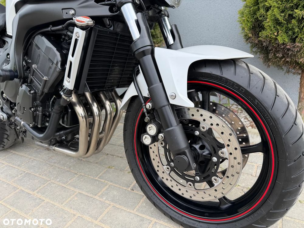 Yamaha FZ - 11