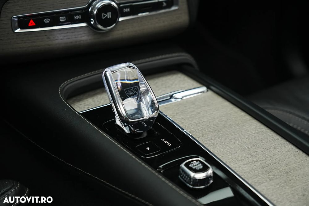 Volvo XC 90 B5 D AWD Ultimate Dark - 39