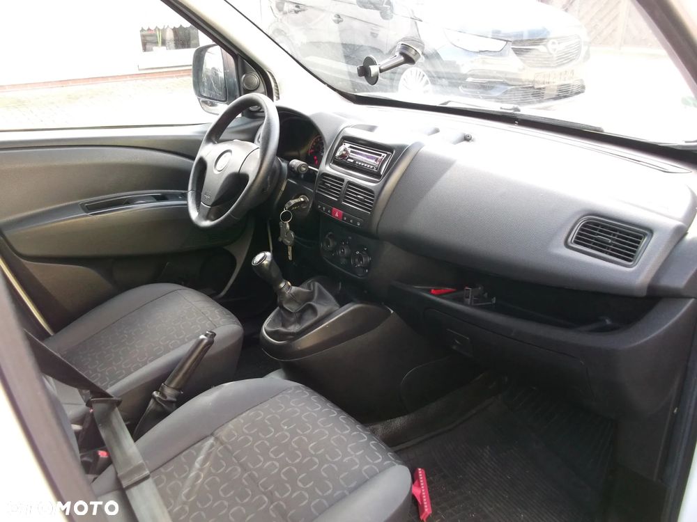 Fiat Doblo 1.3 16V Multijet Active - 12