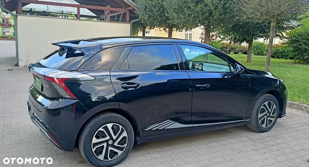 MG 4 Luxury 64 kWh - 4