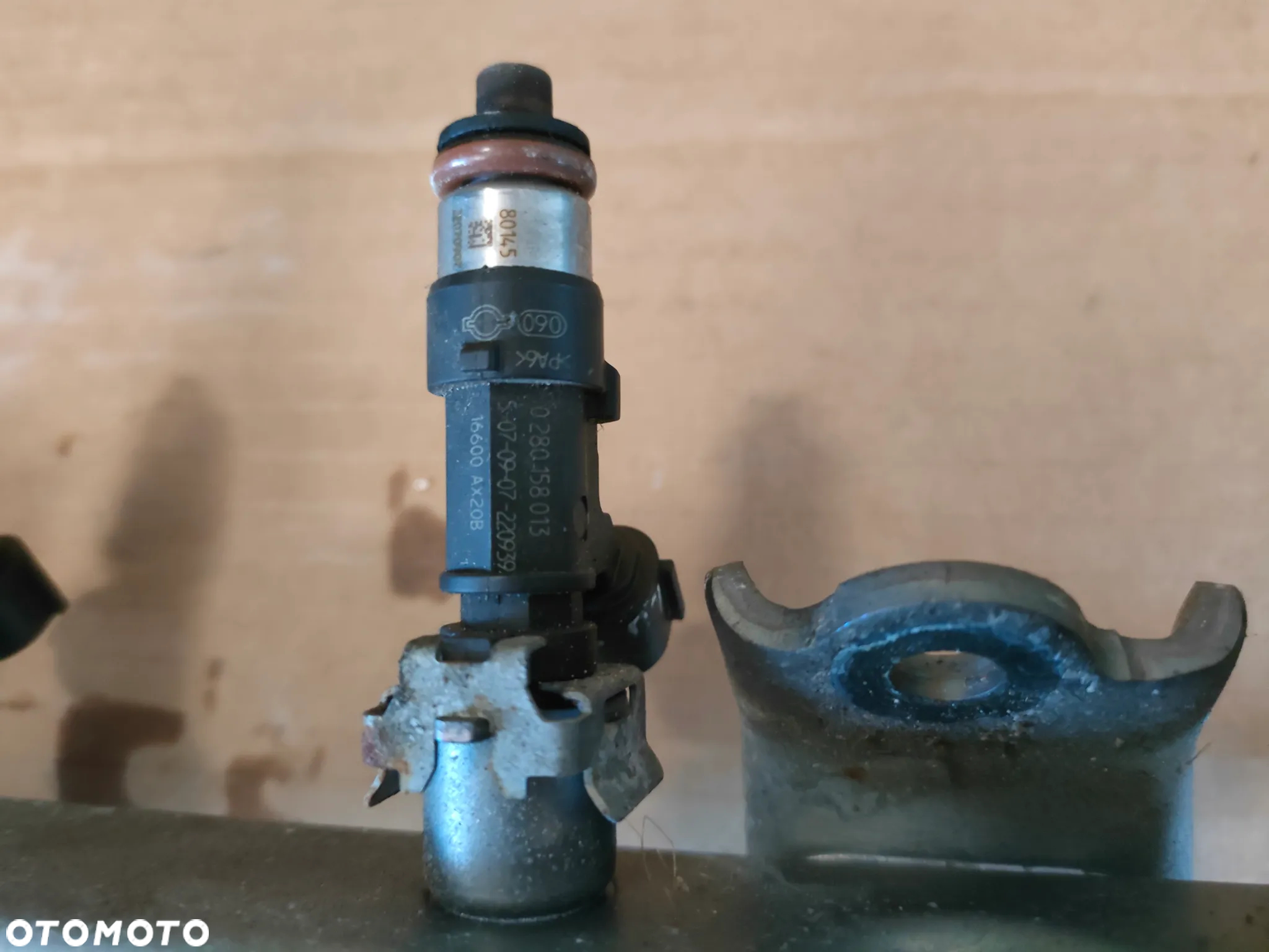 Nissan Micra k12 lift 1.2 B LISTWA WTRYSKOWA - 4