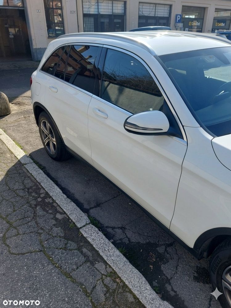 Mercedes-Benz GLC 220 d 4Matic 9G-TRONIC Exclusive - 4