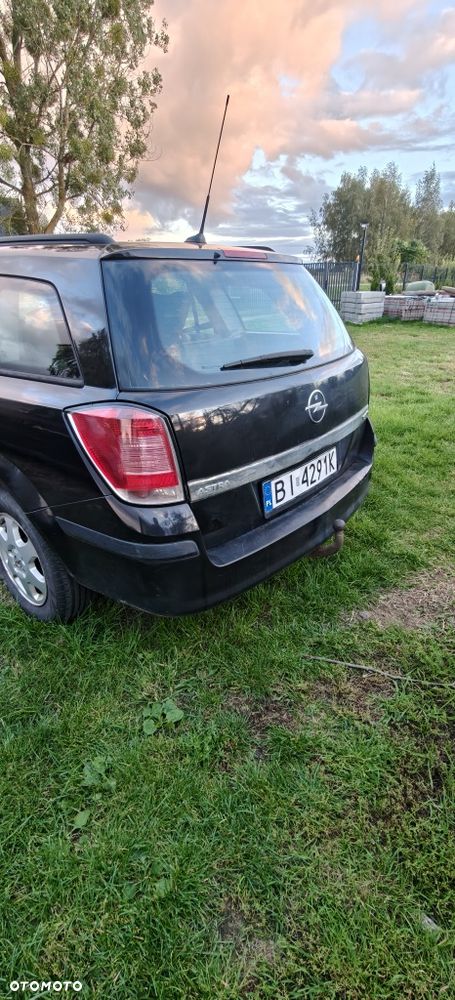 Opel Astra 2004 photo 2
