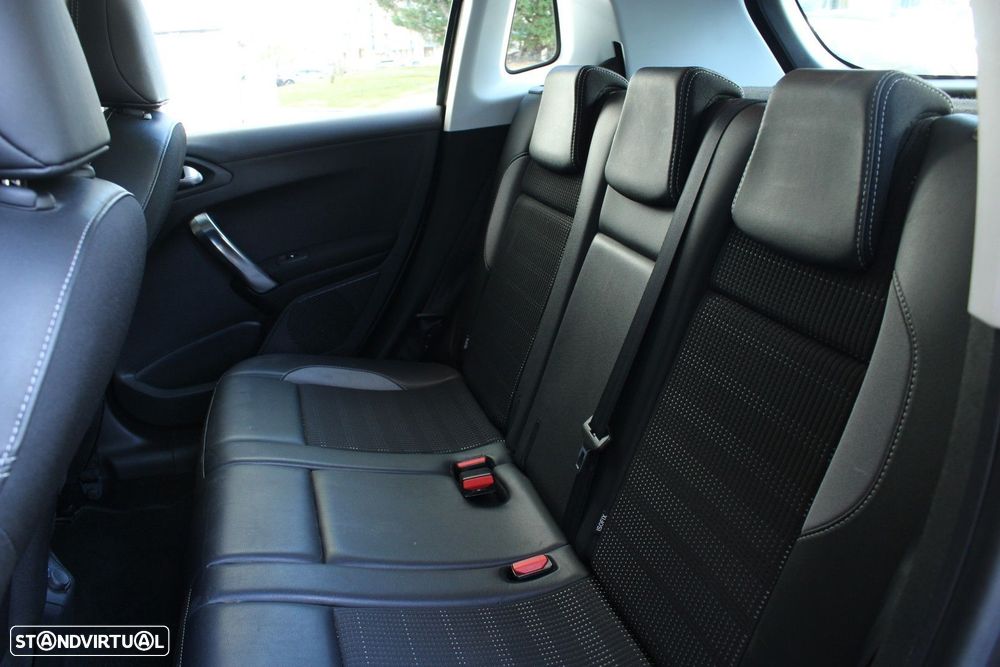 Peugeot 2008 1.2 PureTech Allure - 28