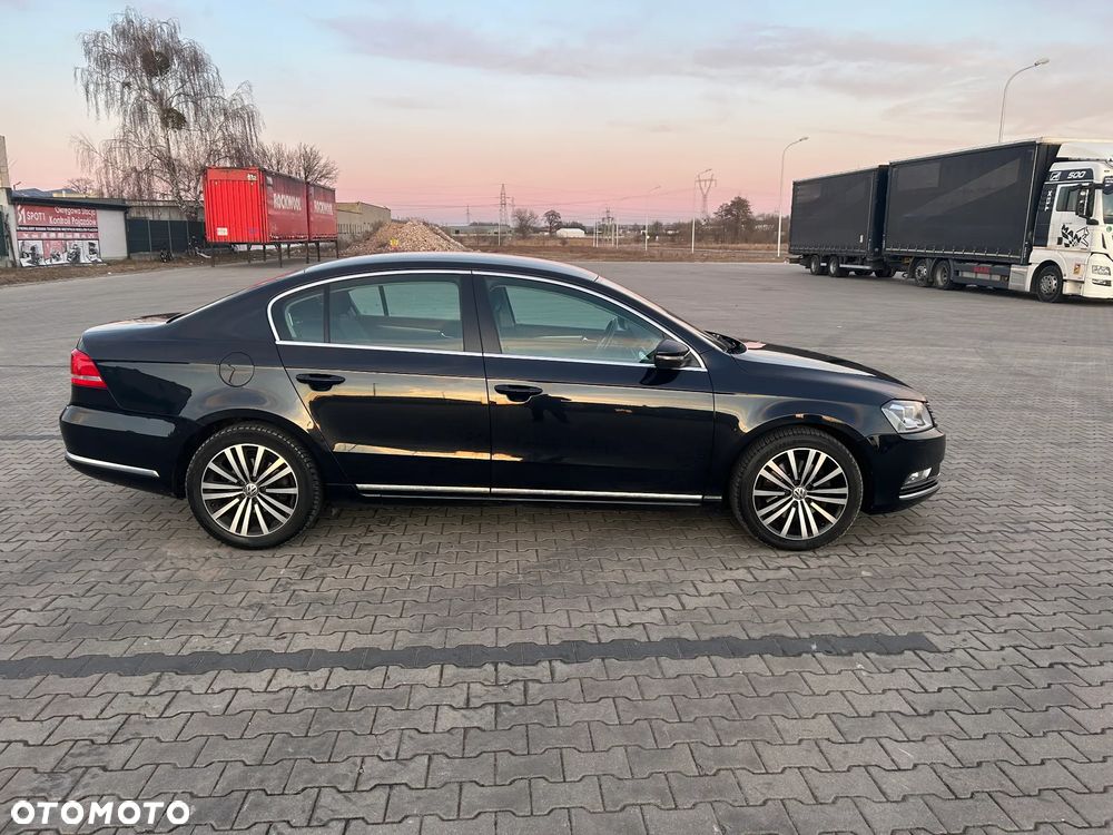 Volkswagen Passat 2.0 TDI Highline DSG - 8