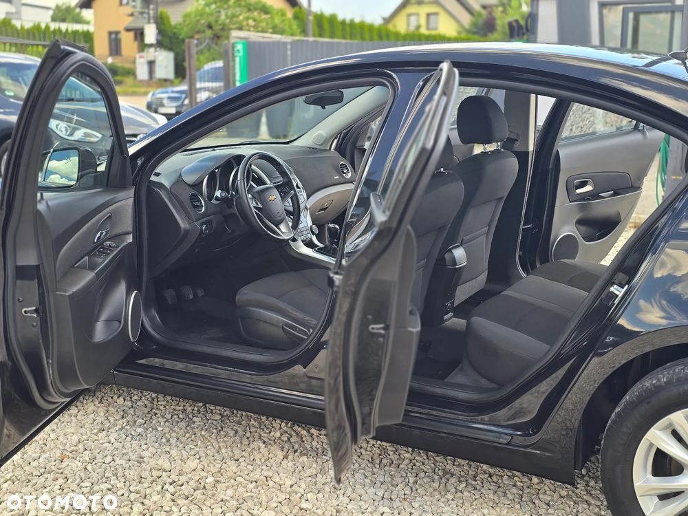 Chevrolet Cruze 1.6 - 12