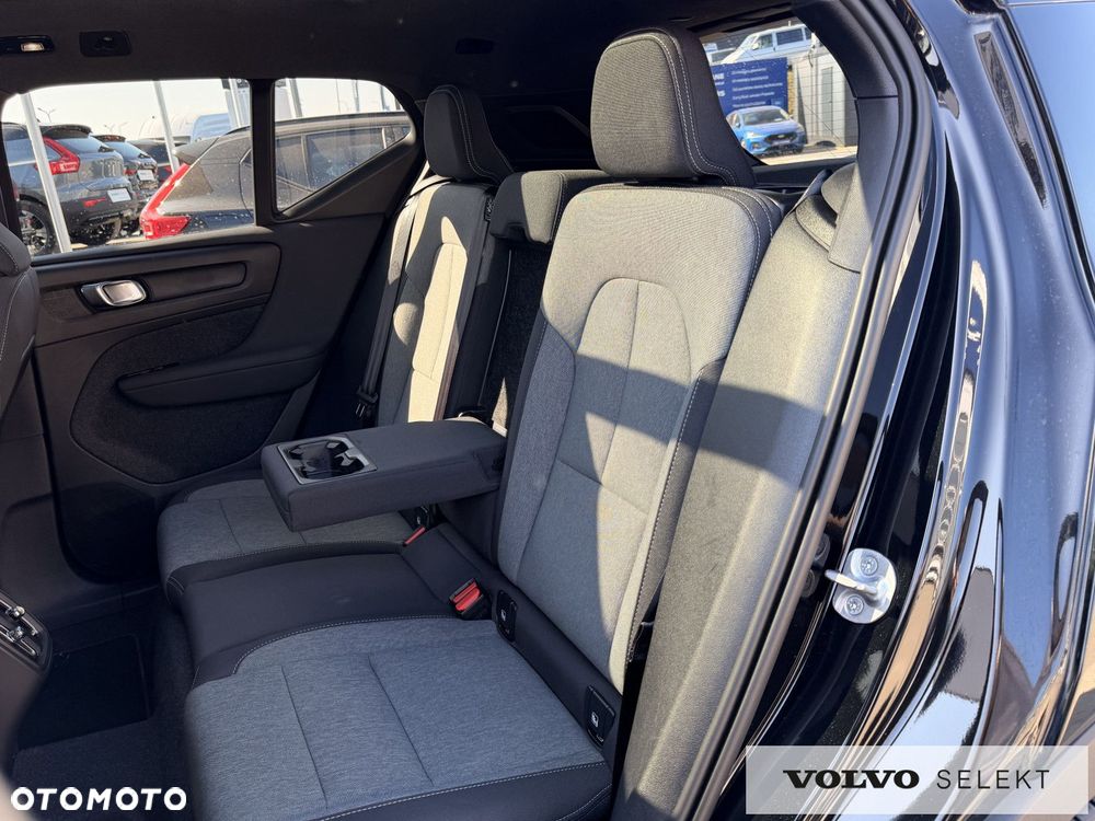 Volvo XC 40 - 25