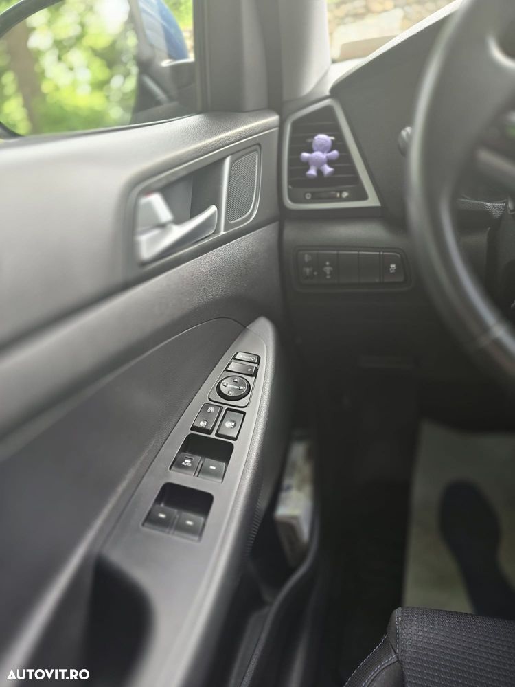 Hyundai Tucson 2.0 CRDI 4WD Automatik Style - 11