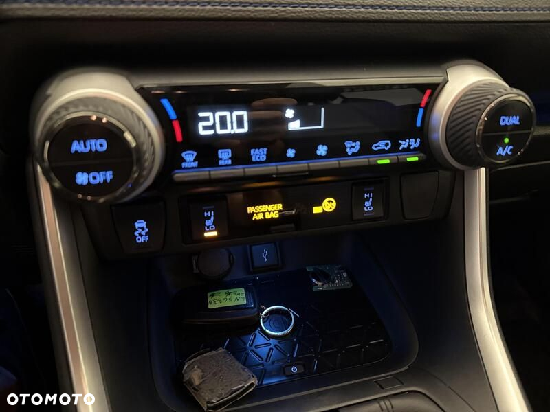 Toyota RAV4 - 16
