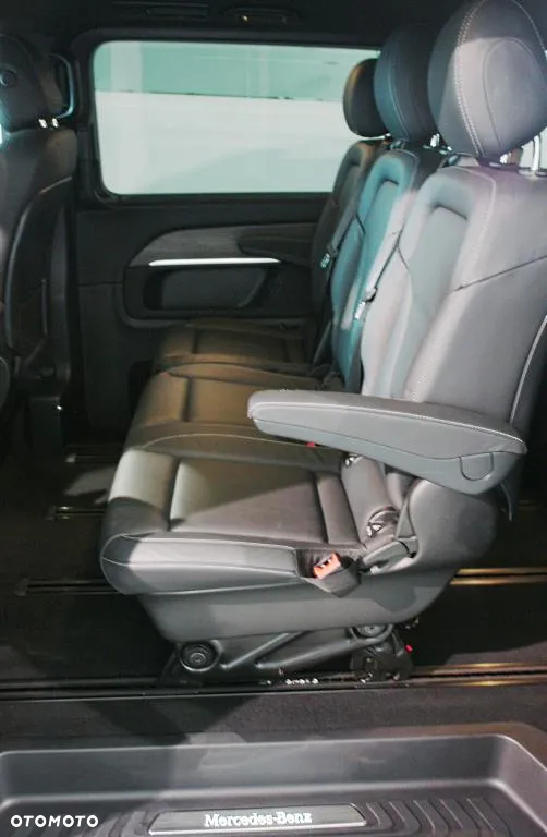 Mercedes-Benz Klasa V 300 d extralang 9G-TRONIC Avantgarde - 31