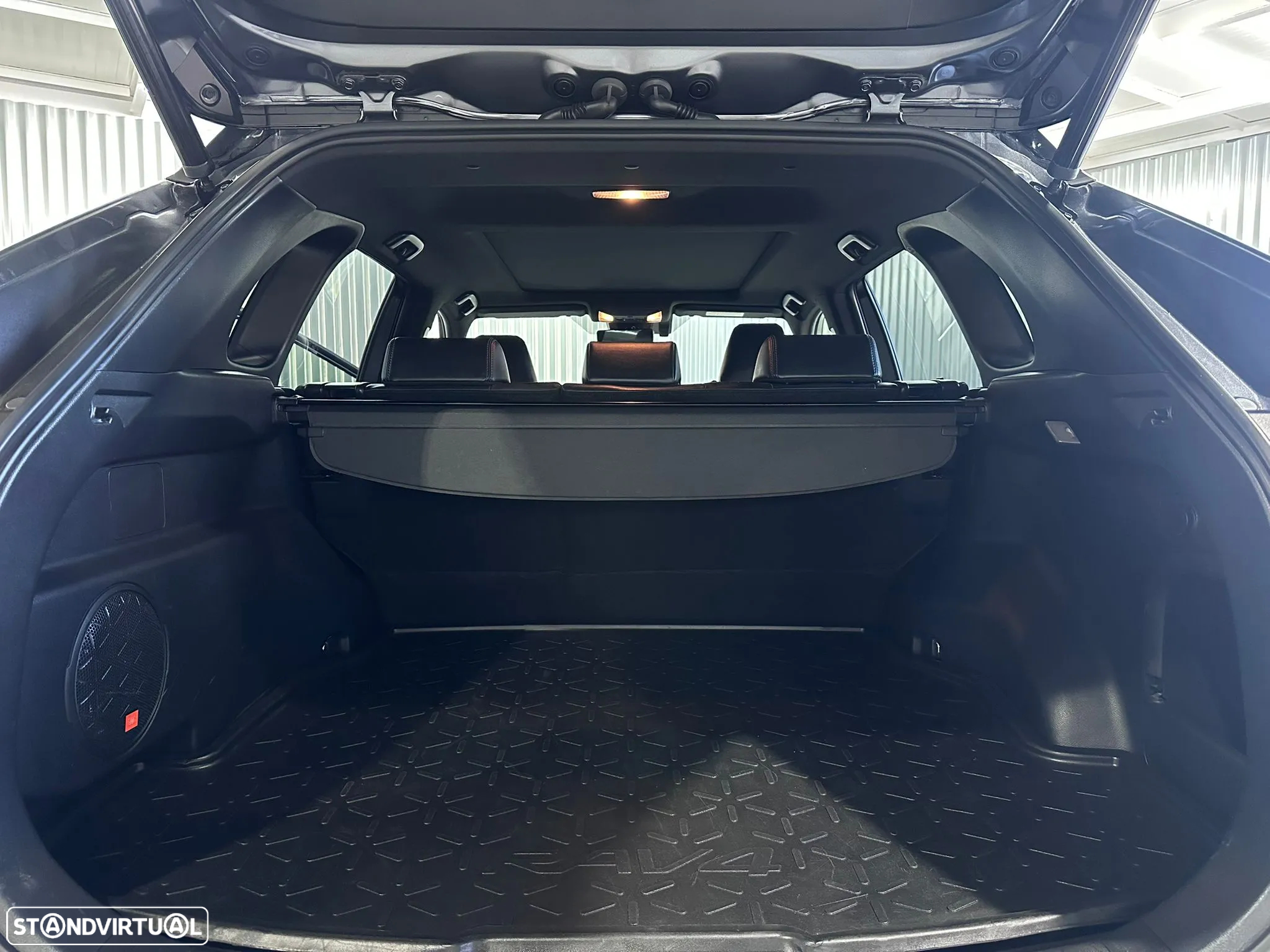 Toyota RAV4 2.5 HDF Lounge - 47