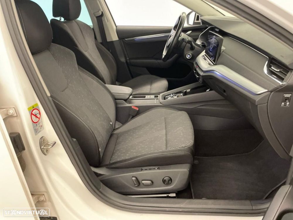 Skoda Octavia Break 2.0 TDI DSG First Edition - 6