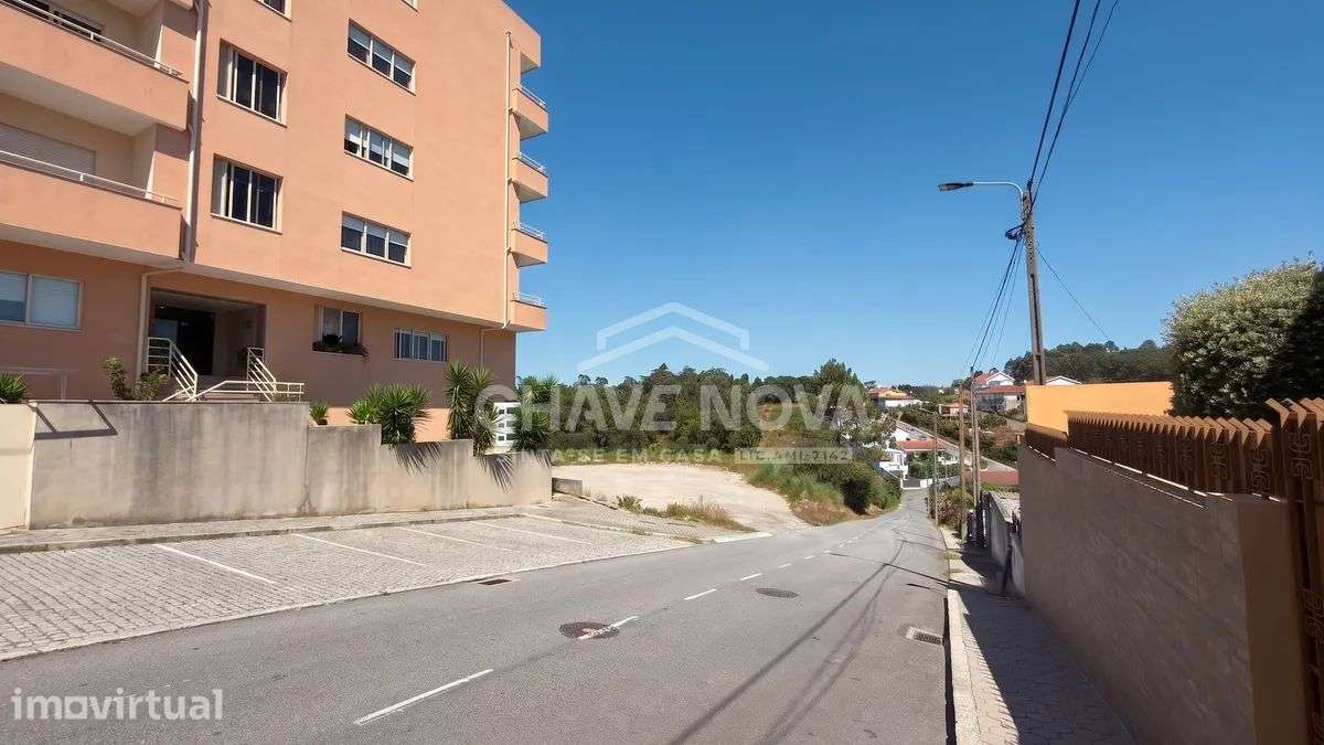 Apartamento T1+1 Último Piso c/Lugar de Garagem em Canidelo - Grande imagem: 2/25
