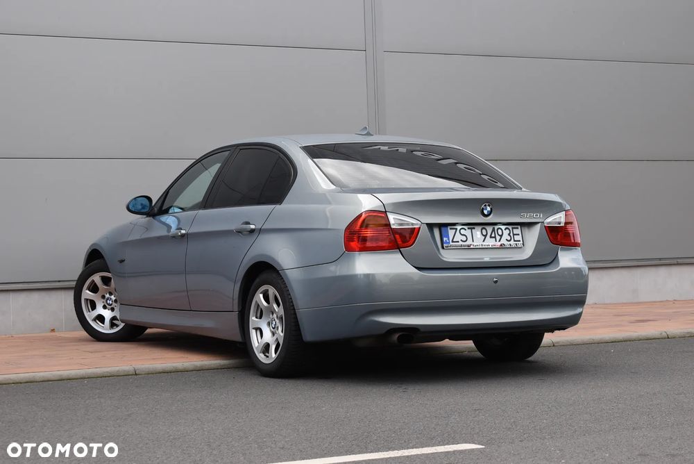 BMW Seria 3 320i - 38