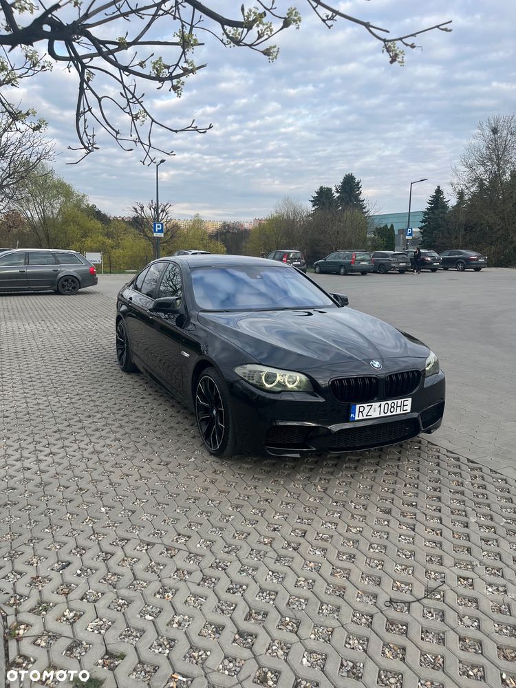 BMW Seria 5 550i Sport-Aut - 2