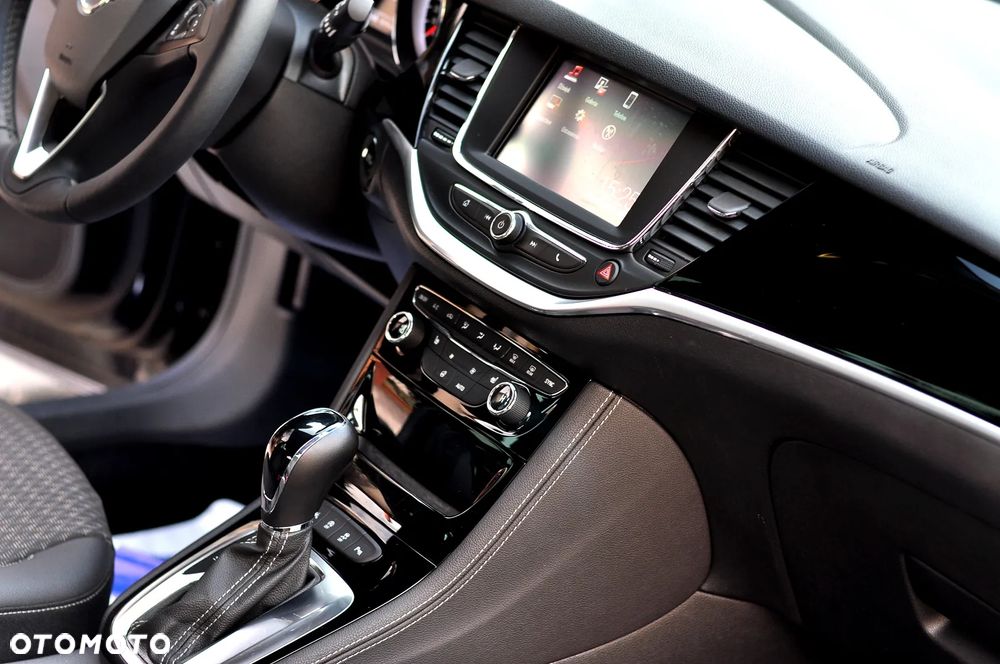 Opel Astra 1.4 T Dynamic S&S - 23