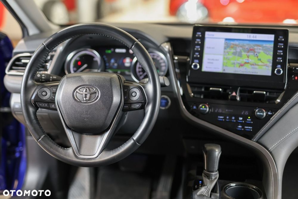 Toyota Camry - 22