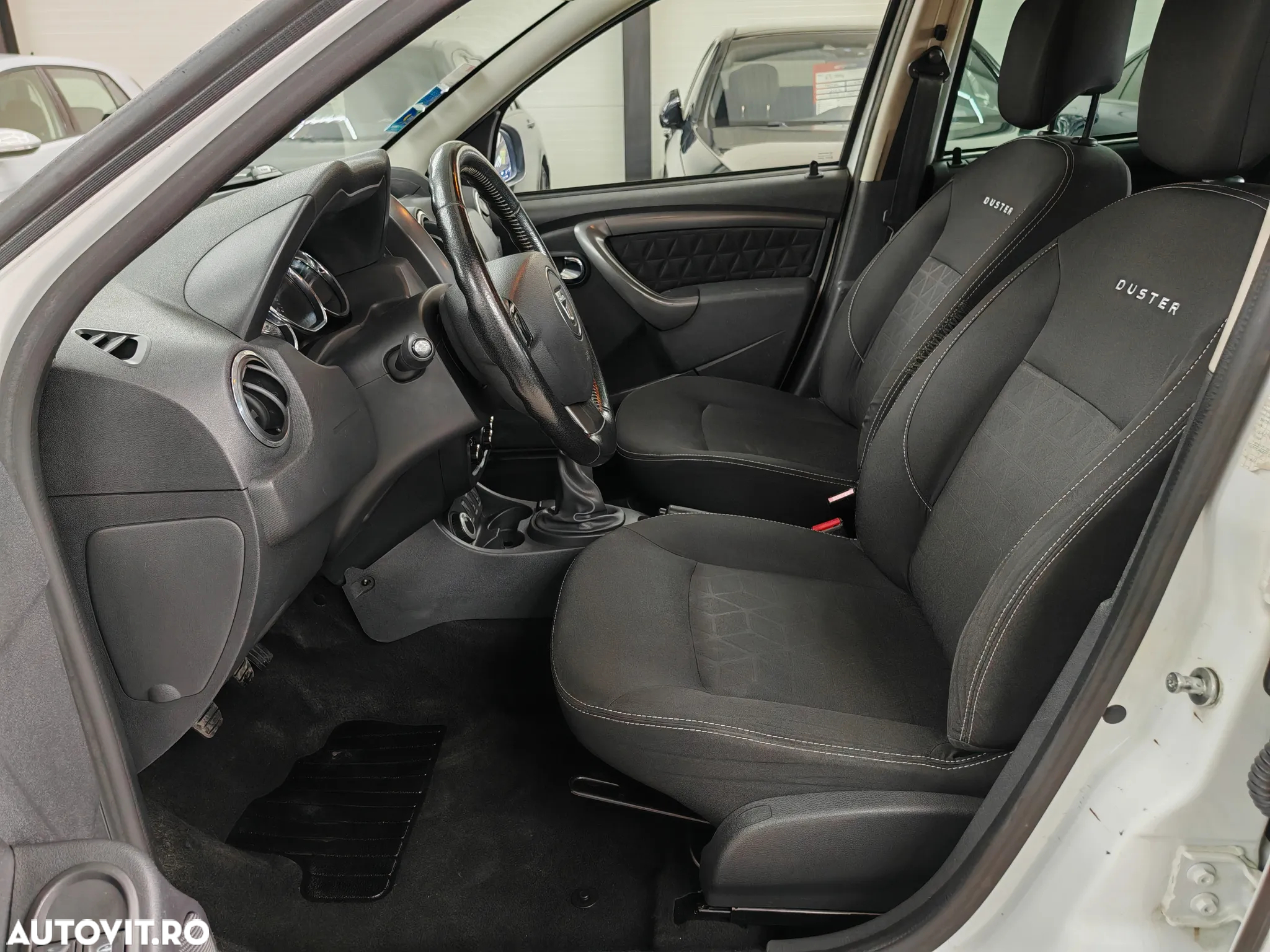 Dacia Duster 1.5 dCi 4x4 Prestige - 8