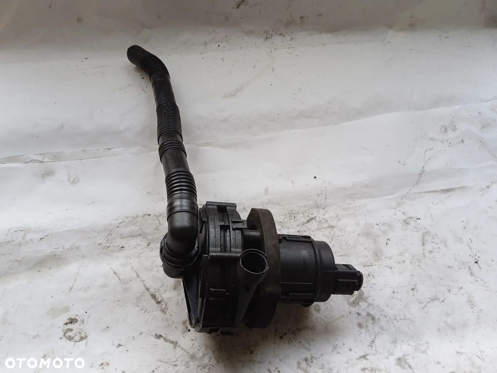 POMPA POWIETRZA WTÓRNEGO VW PASSAT B5 2.3B 078906601D - 1