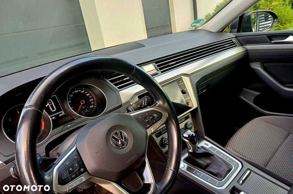 Volkswagen Passat - 5