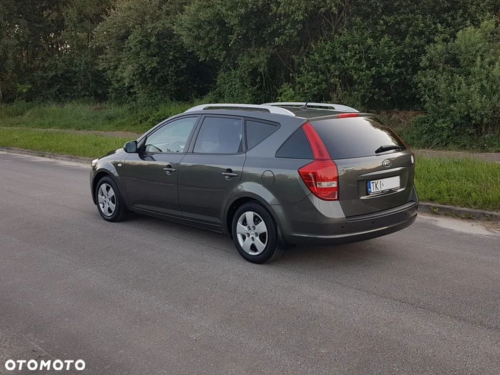Kia Ceed 1.4 CVVT Dream-Team Edition - 19