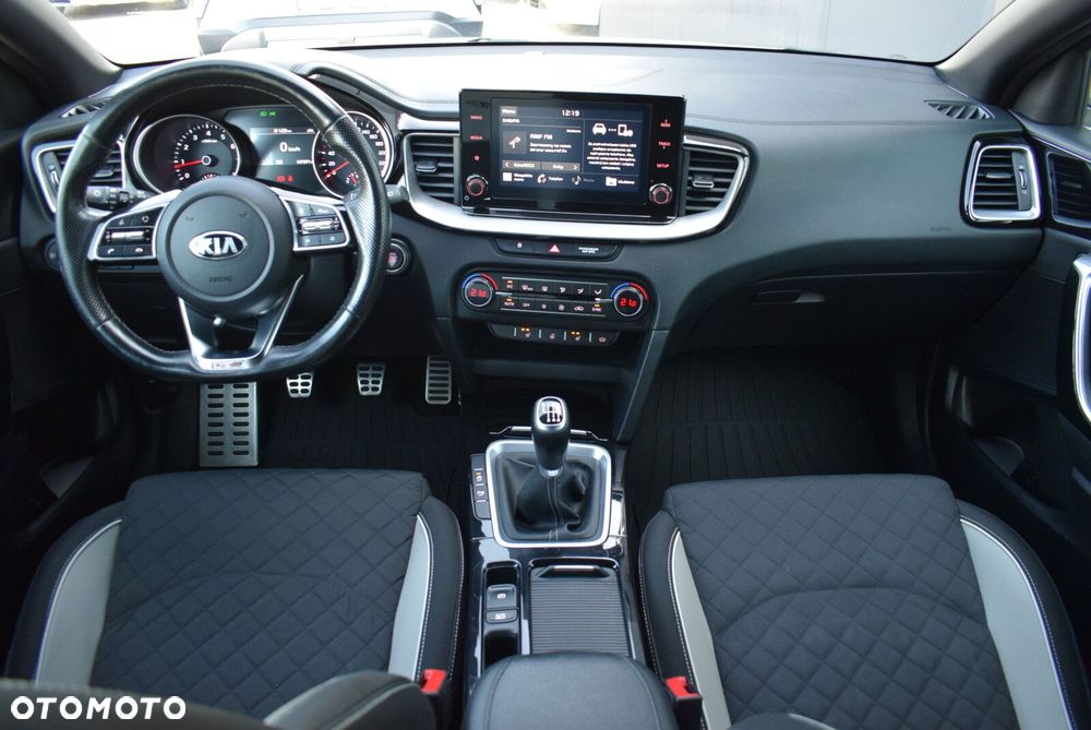 Kia ProCeed 1.5 T-GDI GT Line - 16