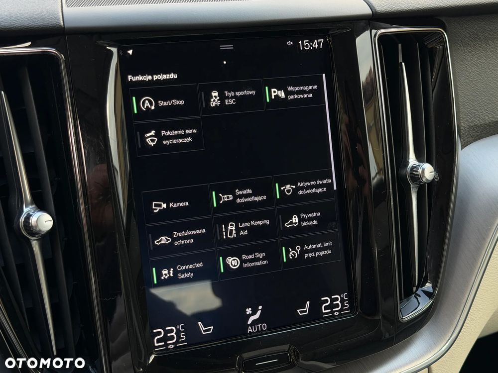 Volvo XC 60 B4 D AWD Momentum Pro - 22