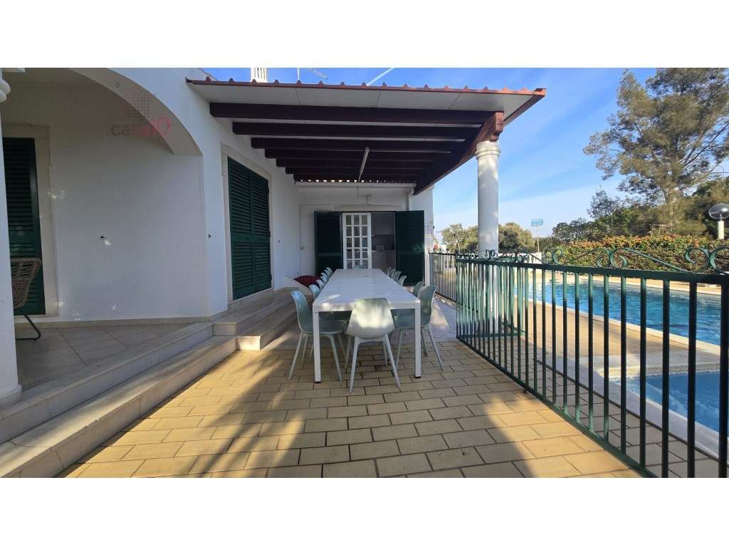 Moradia isolada com piscina para venda na Qta do Poço, Albufeira - Grande imagem: 2/38