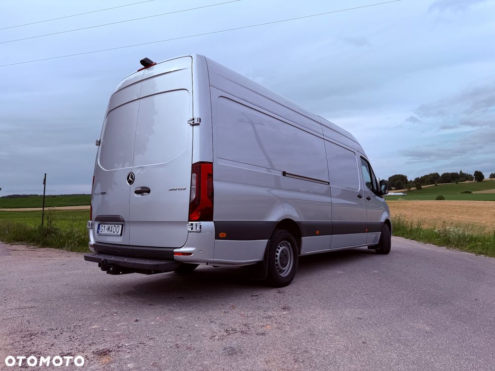 Mercedes-Benz Sprinter - 4