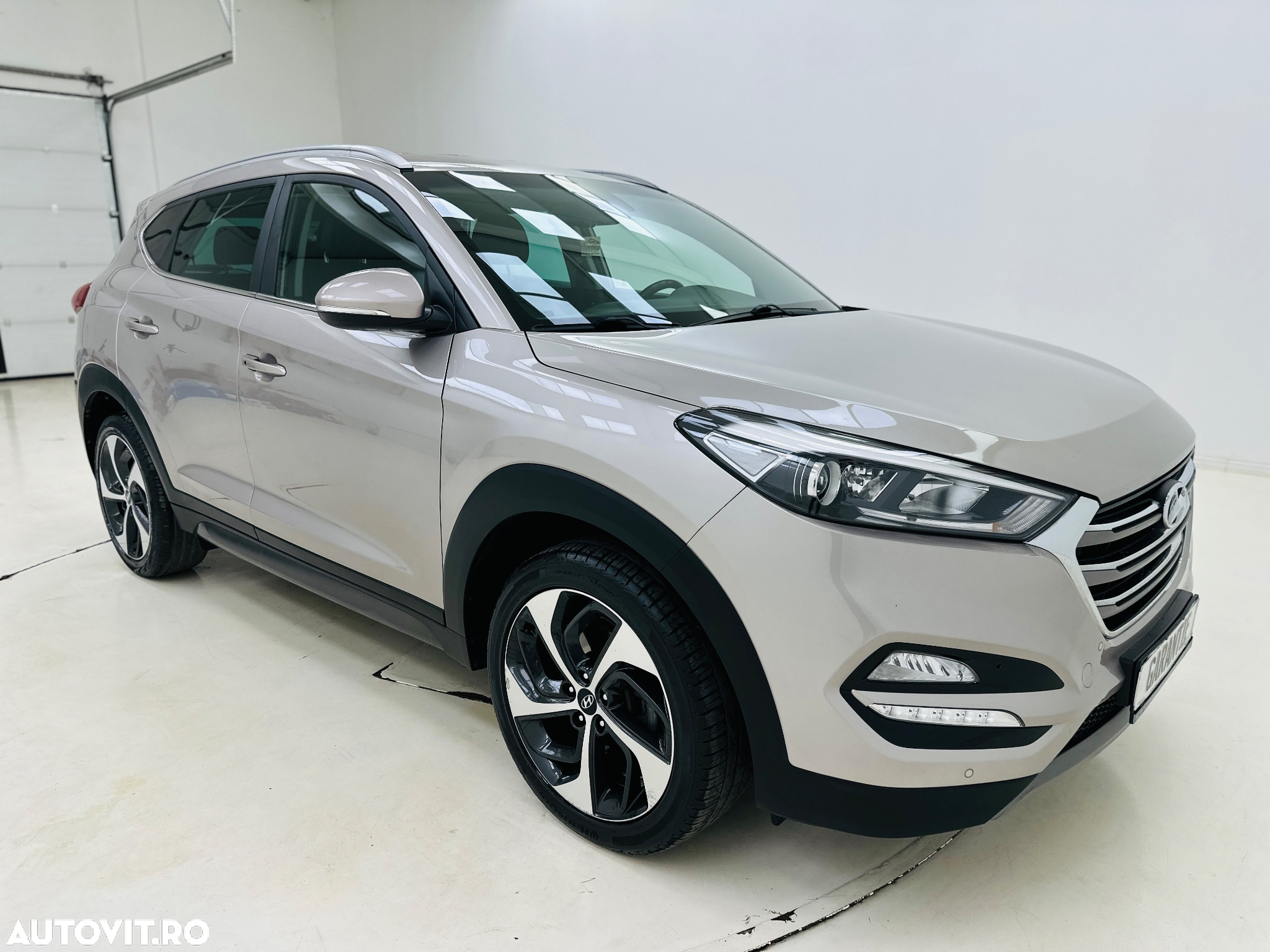 Hyundai Tucson - 2