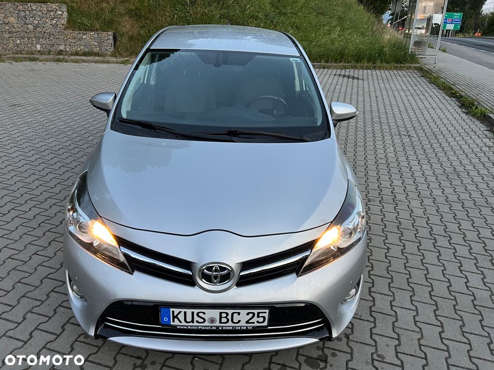 Toyota Verso 1.8 5-Sitzer Executive - 2