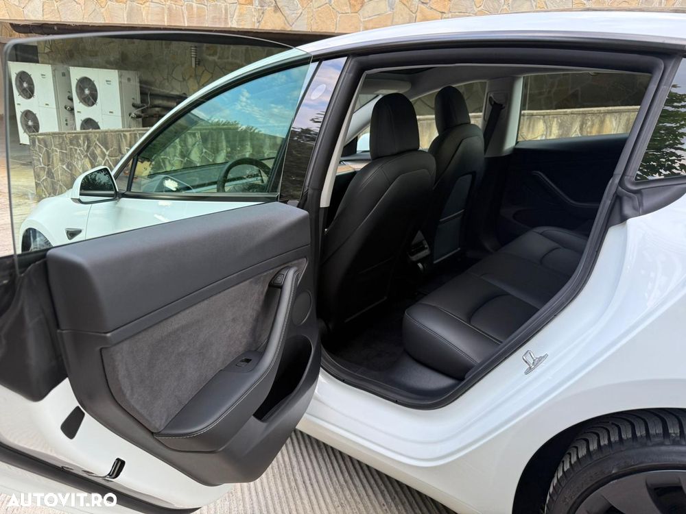 Tesla Model 3 Performance - 27