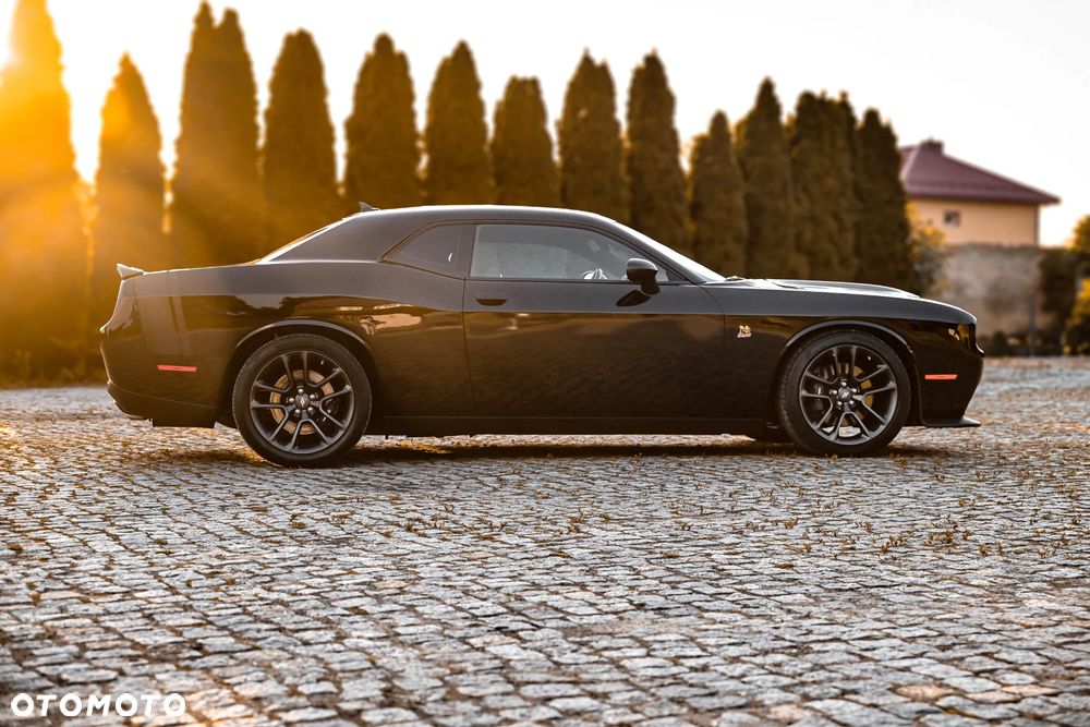 Dodge Challenger 6.4 Scat Pack - 9